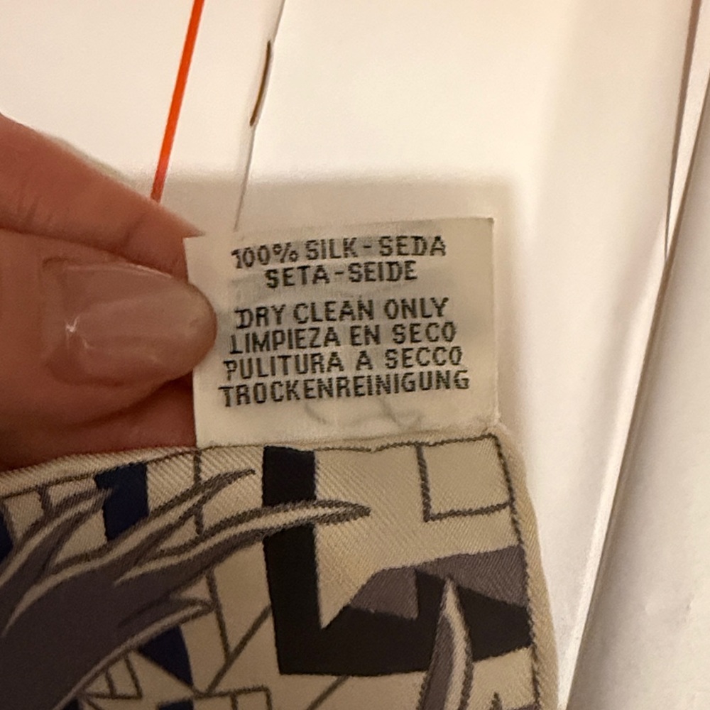 Brand new Hermes scarf. - Picture 6 of 6